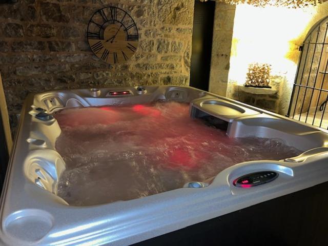 Agreable Chambre D Hote Avec Piscine Et Jacuzzi Thegra Ngoại thất bức ảnh