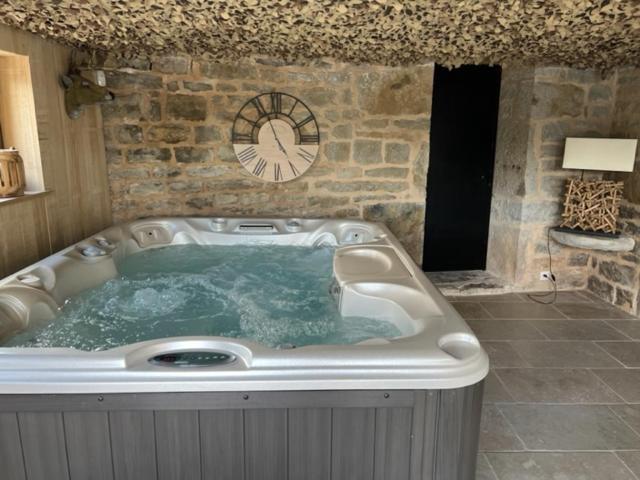 Agreable Chambre D Hote Avec Piscine Et Jacuzzi Thegra Ngoại thất bức ảnh